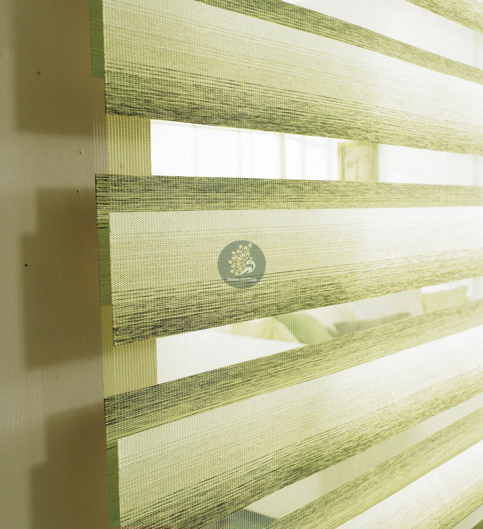 rem-cua-so-aloos-wood